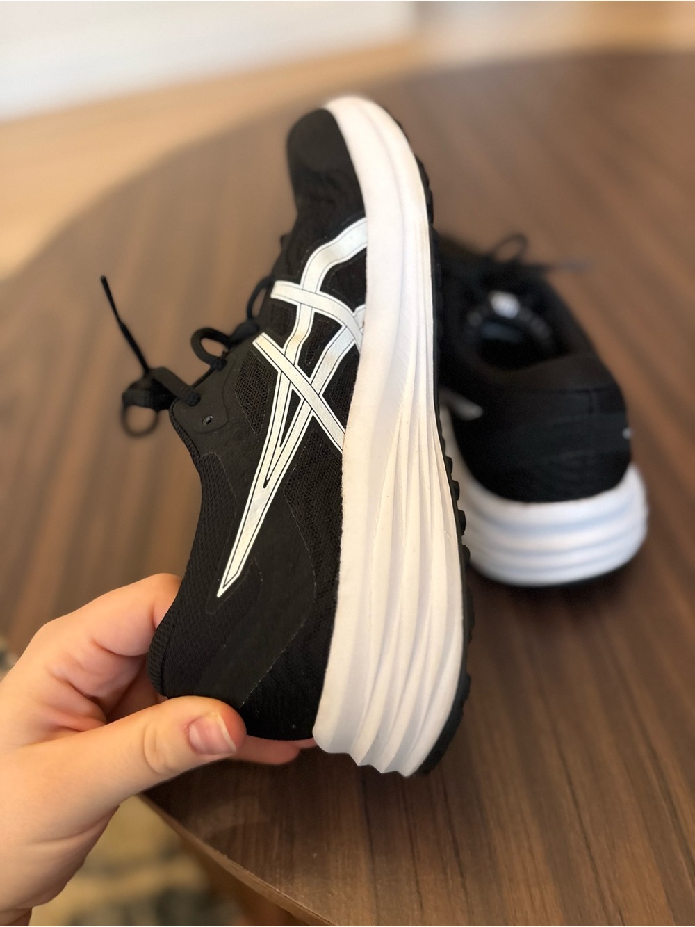 Asics Women's Patriot 12 Running Shoes Sneakers Black/White 1012A705 Size 8 - Picture 7 of 8